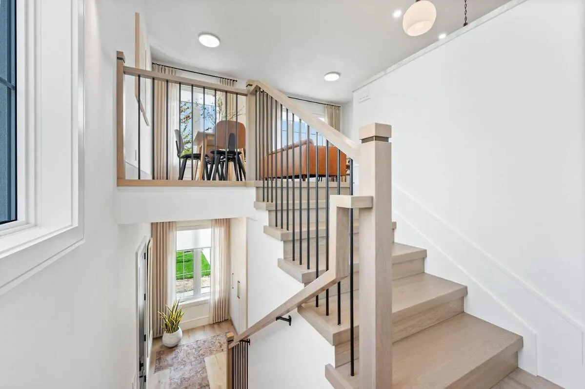 Modern Charm A Luxe 2 Bedroom 미시소거 0*,  캐나다